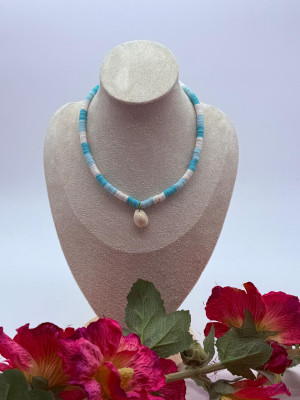Turquoise kralen en zoetwaterparel